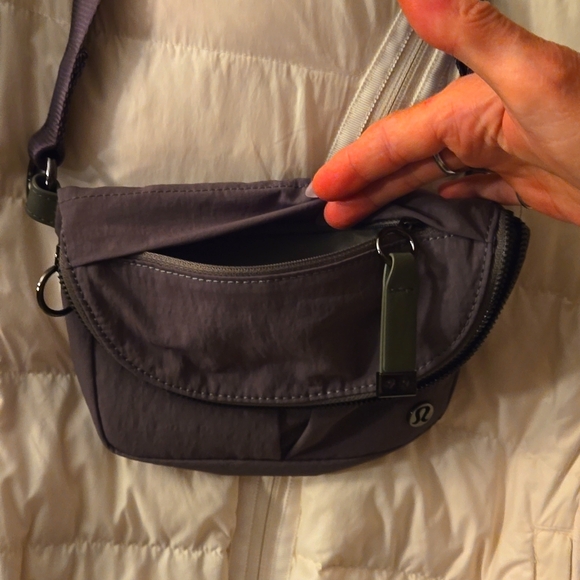 COPY - Lululemon Fanny Pack/Purse - Picture 3 of 4